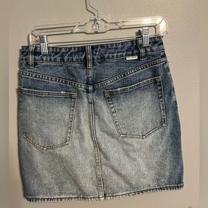 Billabong jean skirt size-27